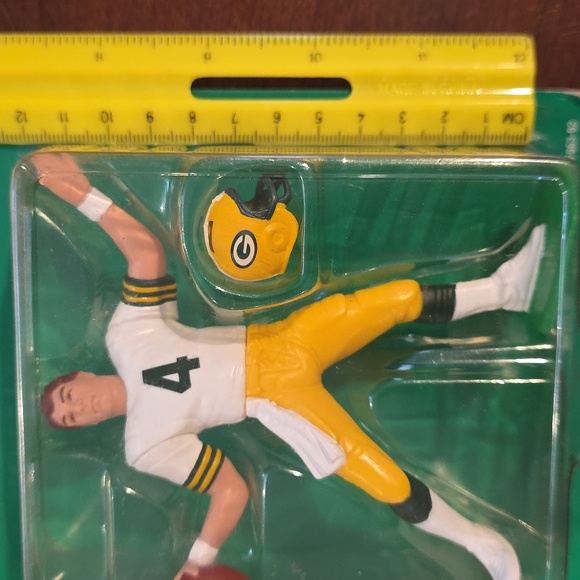 Starting Lineup 1995 Edition Brett Favre Action Figure - Picture 7 of 7